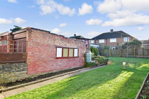 12 Clipper Crescent, Gravesend, DA12 4NN