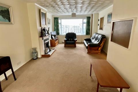 12 Clipper Crescent, Gravesend, DA12 4NN