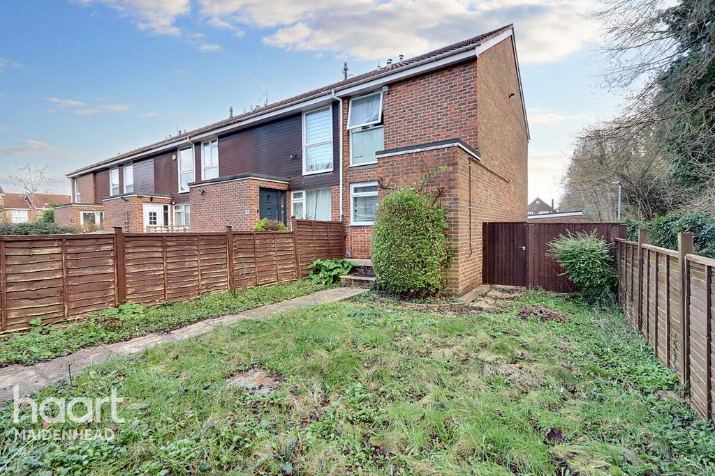 Fotherby Court, Maidenhead 2 bed end of terrace house for sale £375,000