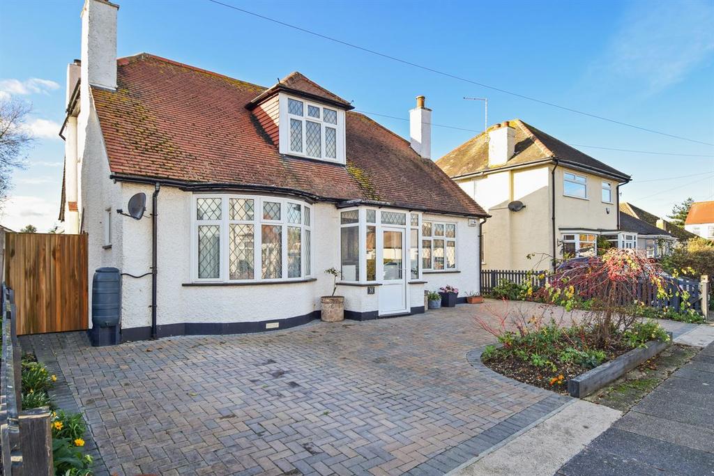Glen Avenue, Herne Bay 3 bed detached house for sale £450,000