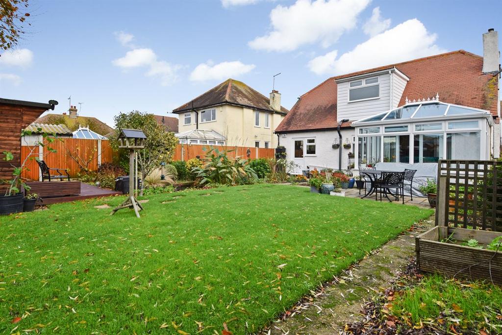 Glen Avenue, Herne Bay 3 bed detached house for sale £450,000
