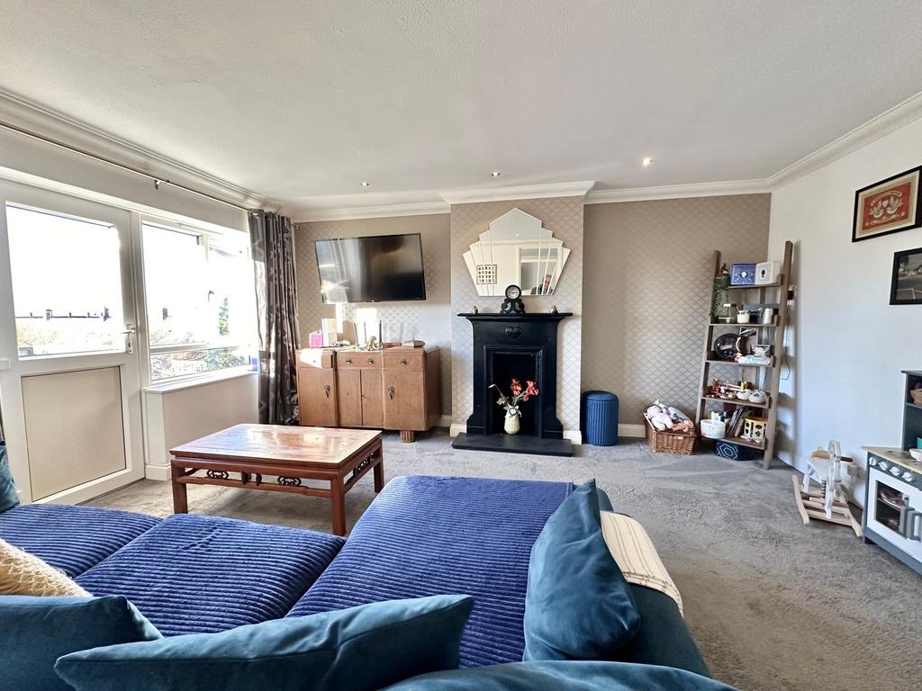 Harris Lane, Shenley, WD7 2 bed flat for sale £280,000