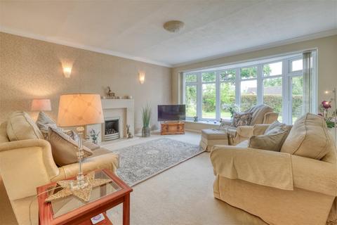 4 bedroom detached bungalow for sale, Middletown Lane, Sambourne B96 6NX