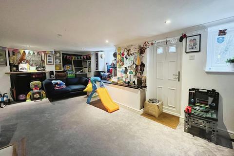 28 Chretien Road, Manchester, M22 4FS