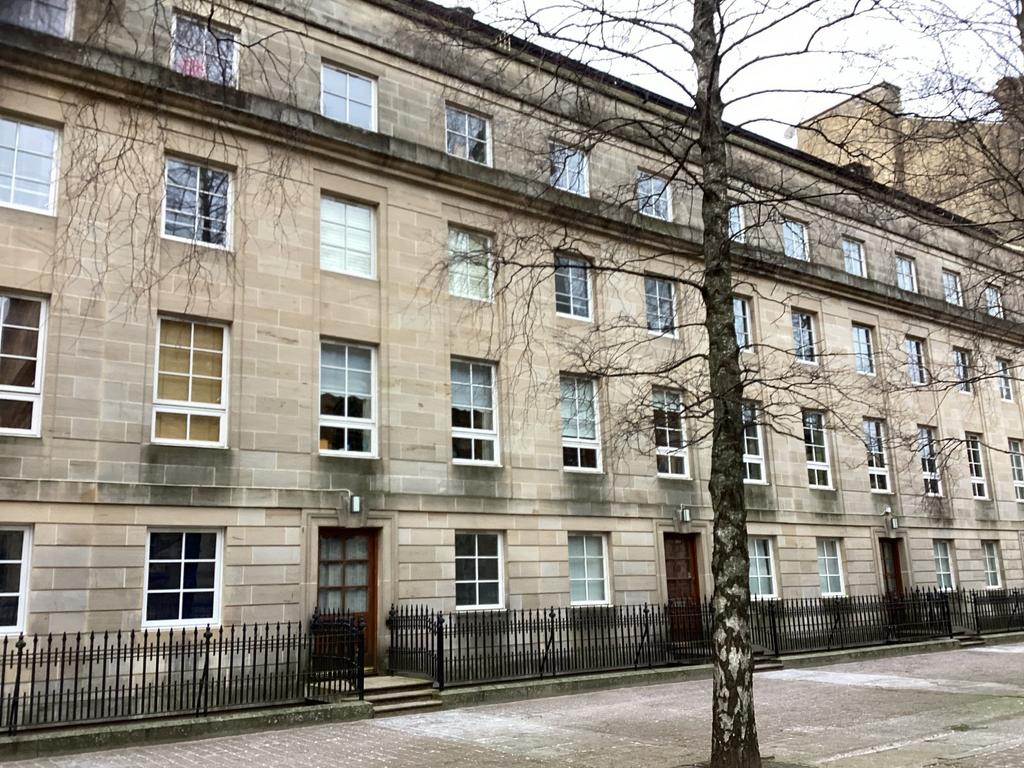 St. Andrews Square, Glasgow, G1 1 bed flat to rent £950 pcm (£219 pw)