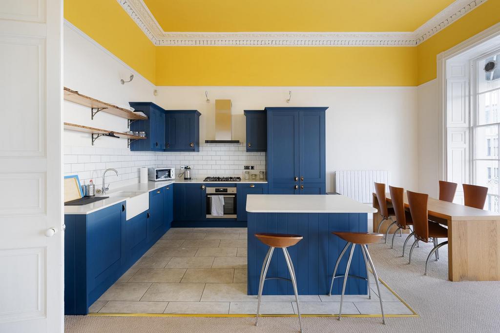 Apartment in Bristol, Clifton Village, Hotwells - View 3