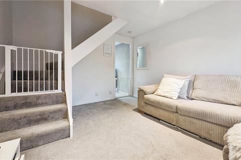 21 Field End, Farnham, GU9 9HZ