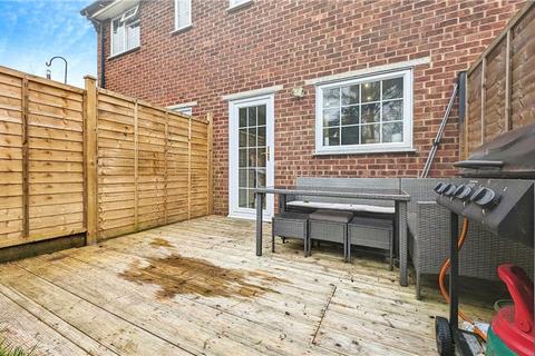 21 Field End, Farnham, GU9 9HZ