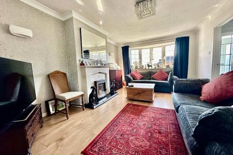 3 bedroom bungalow for sale, Everlea Close, Everton, Lymington, Hampshire, SO41
