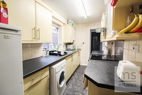 5 bedroom end of terrace house to rent - Harley Street, Nottingham NG7