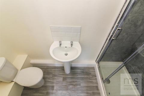 2 bedroom flat to rent, Wellington Square, Nottingham NG7