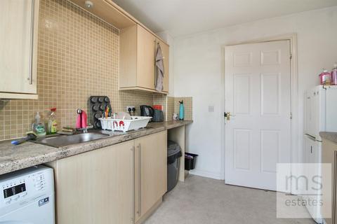 2 bedroom flat to rent, Templars Court, Nottingham NG7