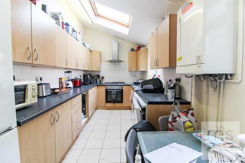 6 bedroom terraced house to rent, Balfour Road, Nottingham NG7