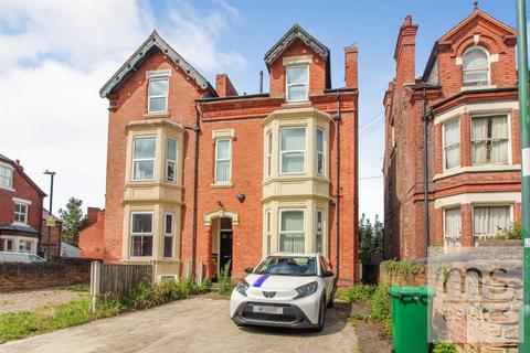 6 bedroom semi-detached house to rent, Sherwin Road, Nottingham NG7