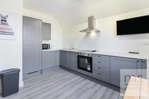 2 bedroom flat to rent, Wellington Square, Nottingham NG7