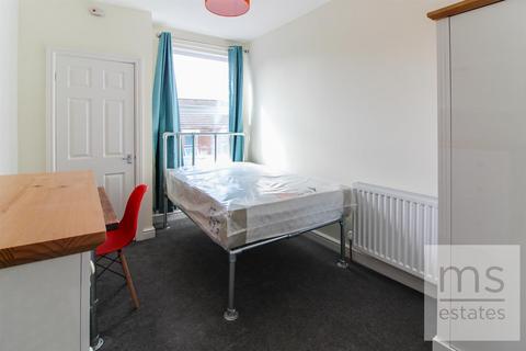 2 bedroom flat to rent, Wellington Square, Nottingham NG7