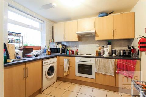 3 bedroom terraced house to rent, Park Road, Nottingham NG7