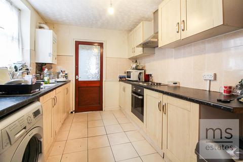 4 bedroom terraced house to rent, Cottesmore Road, Nottingham NG7