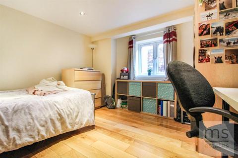 7 bedroom detached house to rent, Harrington Drive, Nottingham NG7