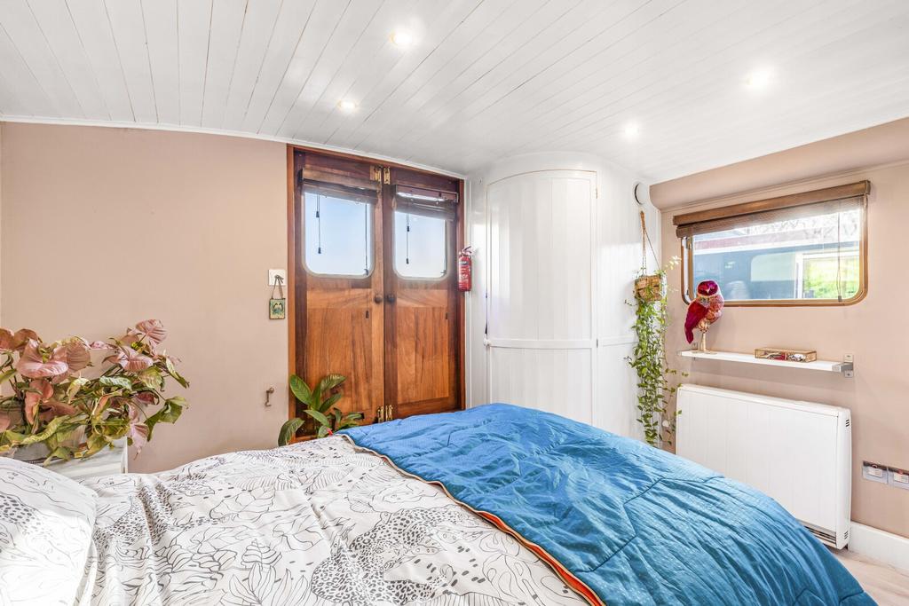 Cettia Bedroom