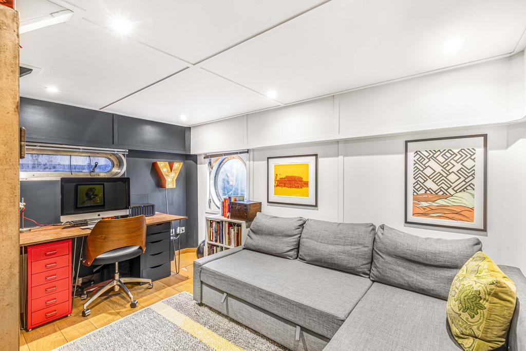 Office / Bedroom 3
