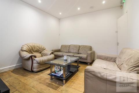 6 bedroom end of terrace house to rent, Balfour Road, Nottingham NG7