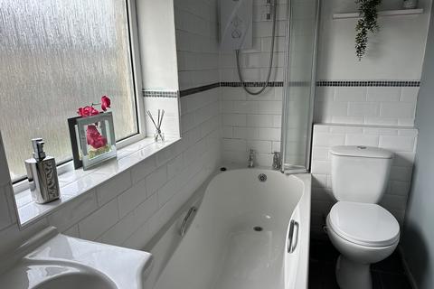 16 Lluest, Ystradgynlais, Swansea, SA9 1HT