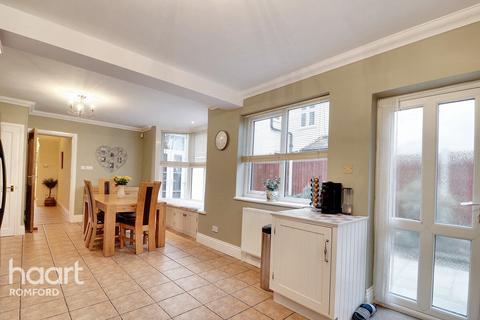 47 Manor Road, Romford, RM1 2RD