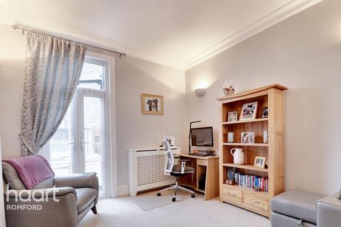 47 Manor Road, Romford, RM1 2RD