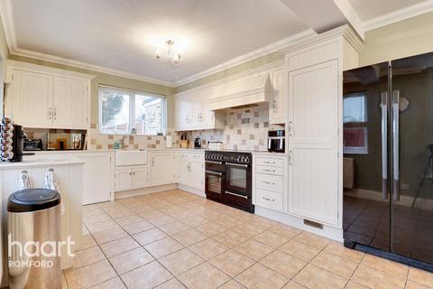 47 Manor Road, Romford, RM1 2RD