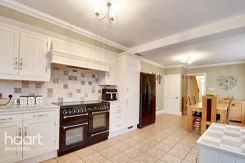 47 Manor Road, Romford, RM1 2RD