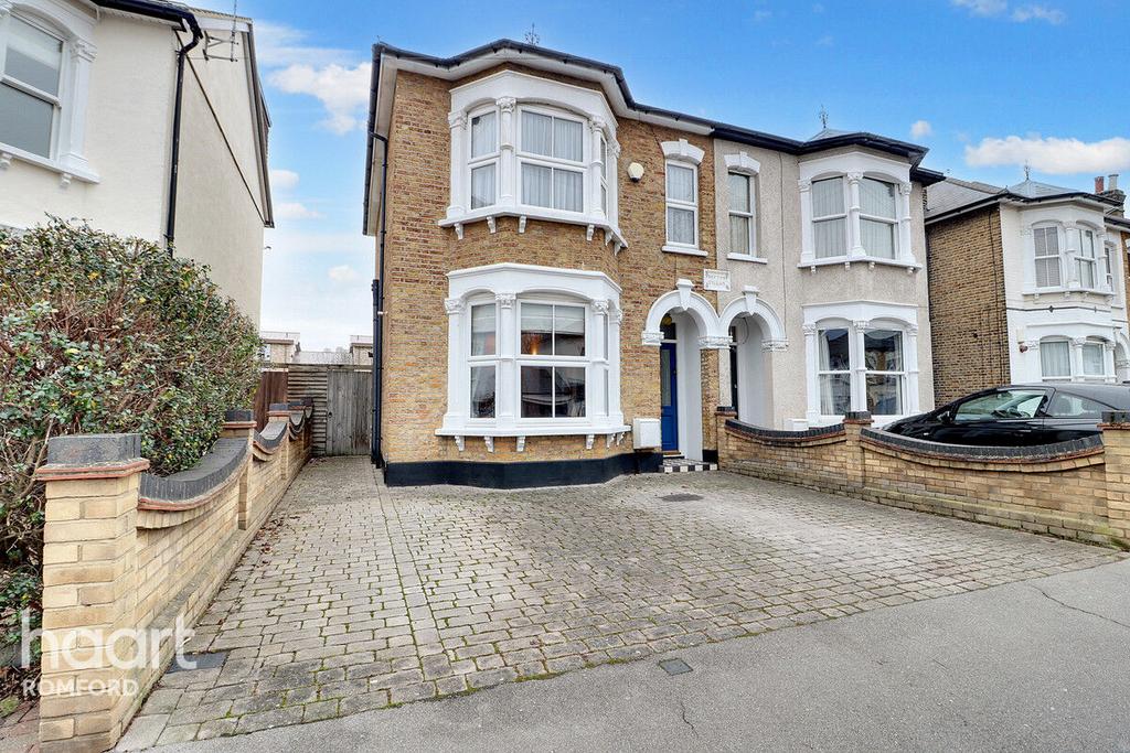 Manor Road, Romford 3 bed semidetached house for sale £625,000