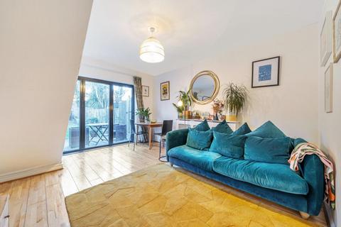 2 bedroom flat for sale, Ashlake Road, Streatham