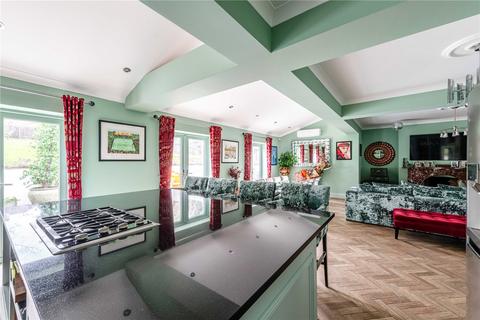 16 Valley Walk, Croydon, CR0 8SR