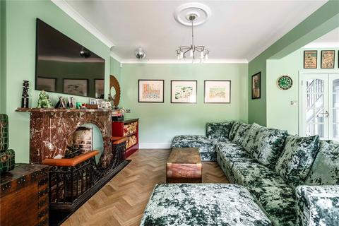 16 Valley Walk, Croydon, CR0 8SR
