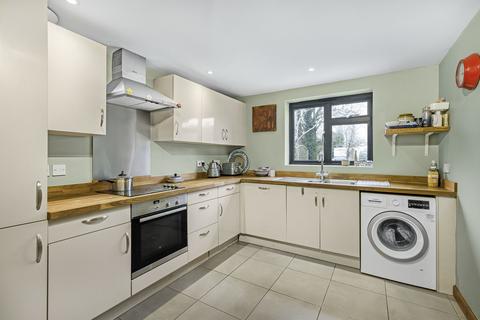 3 bedroom semi-detached house for sale - Pipers Mead, Bicester, OX25