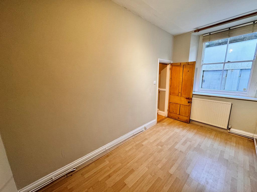 Bedroom 2 T202401101106.jpg