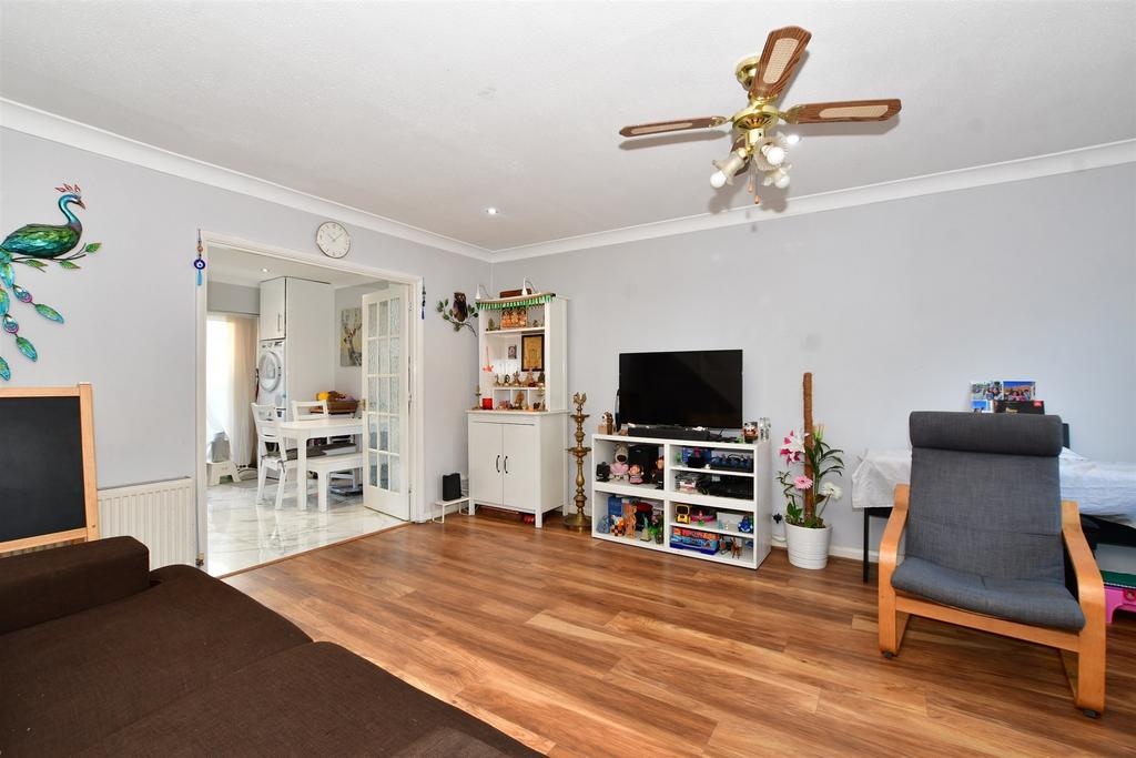 Courtwood Lane, Forestdale, Croydon... 3 bed end of terrace house for