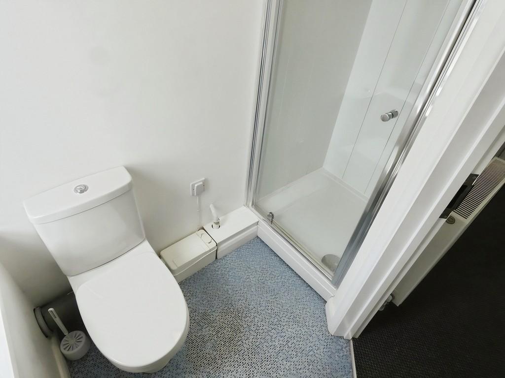 6a8a1881-bathroom