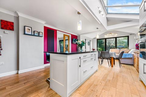 6 Thistle Way, Cardiff, CF5 2BU