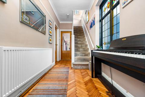 6 Thistle Way, Cardiff, CF5 2BU