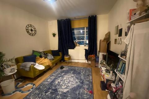 2 bedroom flat to rent - Flat 14, 64-82 Myrdle Street
