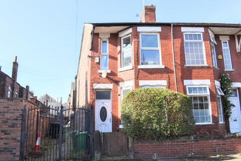 3 bedroom end of terrace house to rent, Redruth, Rusholme, Manchester