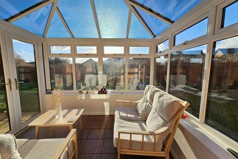 79 Beech Drive, Brackley, NN13 6JG