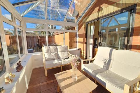 79 Beech Drive, Brackley, NN13 6JG