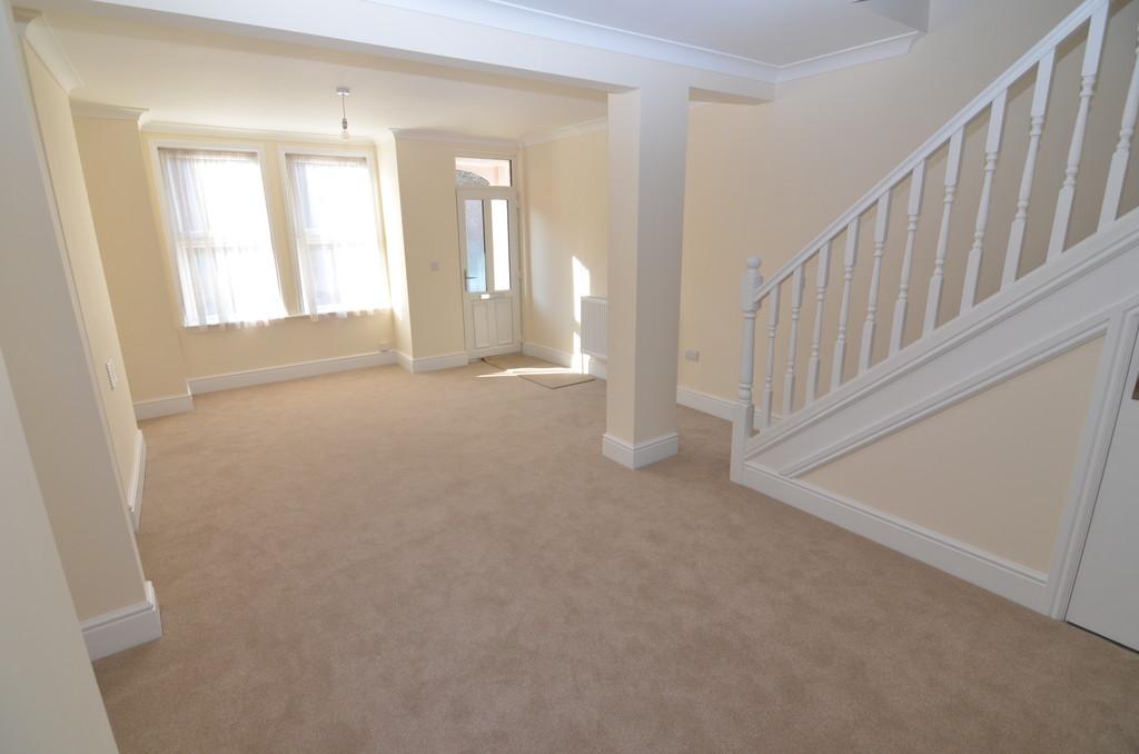 Croft Road, Bromley BR1 3 bed end of terrace house £2,100 pcm (£485 pw)