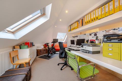 205 East Ferry Road, London, E14 3BB