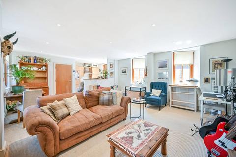 1 bedroom flat to rent, Lower Square, Old Isleworth, Isleworth, TW7