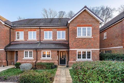 2 Delves Close, Purley, CR8 4HS