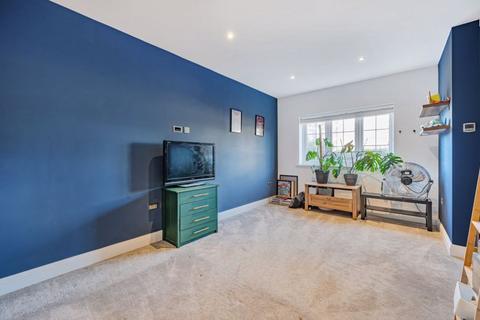 2 Delves Close, Purley, CR8 4HS